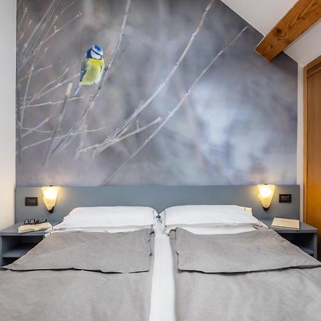 Pippo Hotel Terzolas ภายนอก รูปภาพ