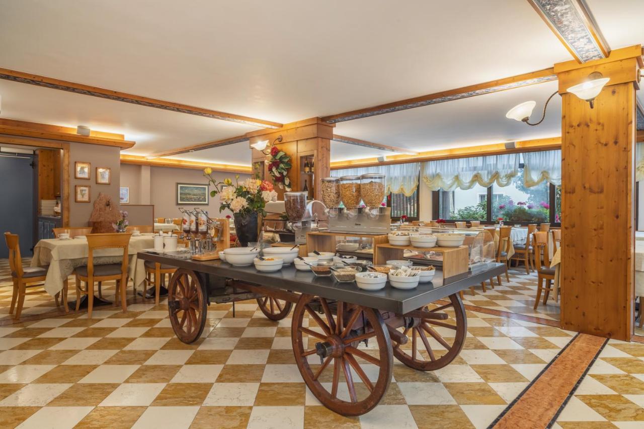 Pippo Hotel Terzolas ภายนอก รูปภาพ
