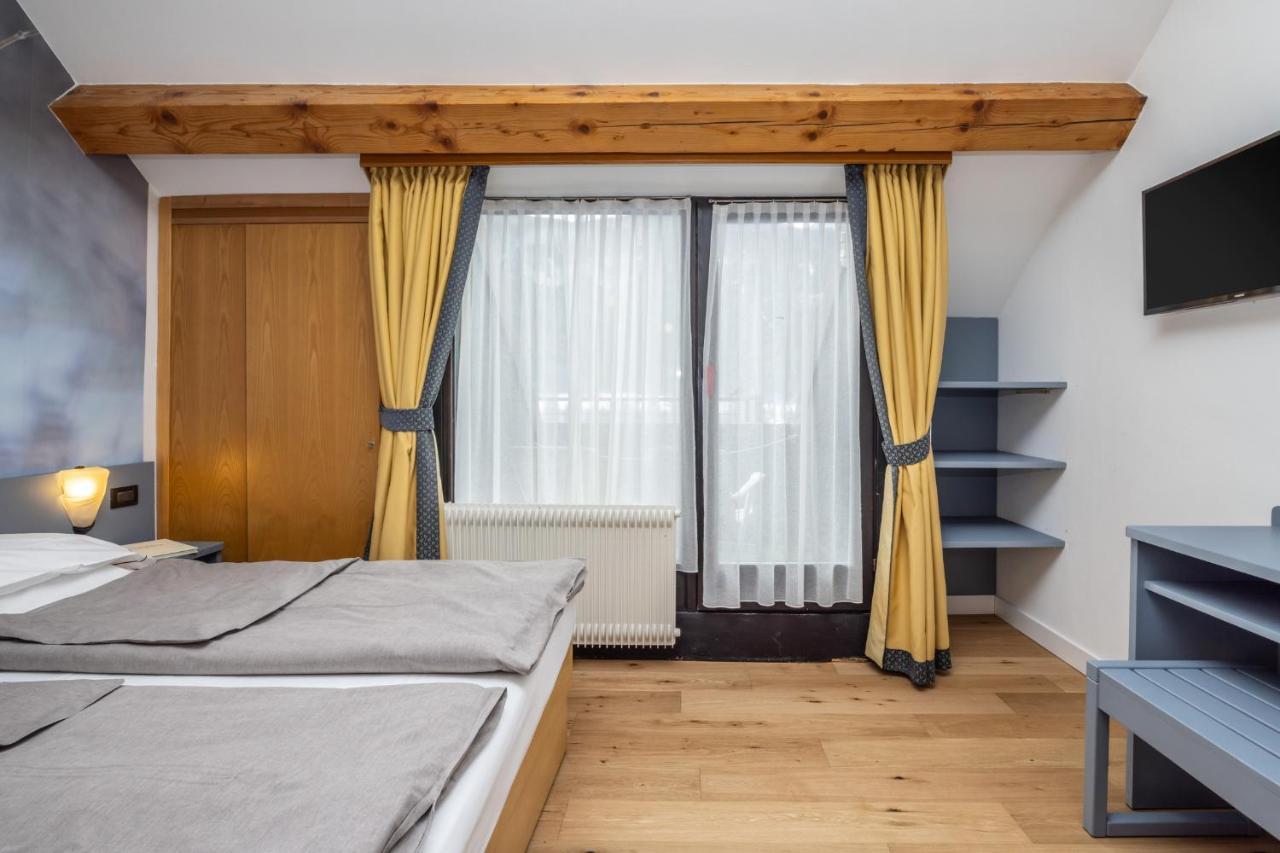 Pippo Hotel Terzolas ภายนอก รูปภาพ