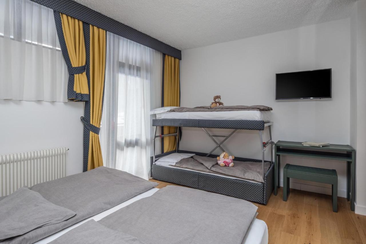Pippo Hotel Terzolas ภายนอก รูปภาพ