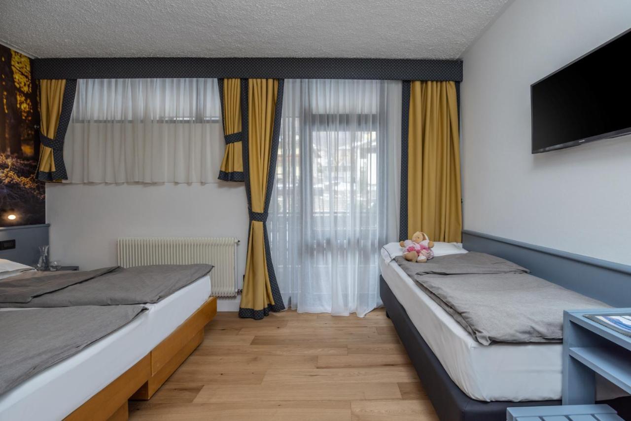 Pippo Hotel Terzolas ภายนอก รูปภาพ