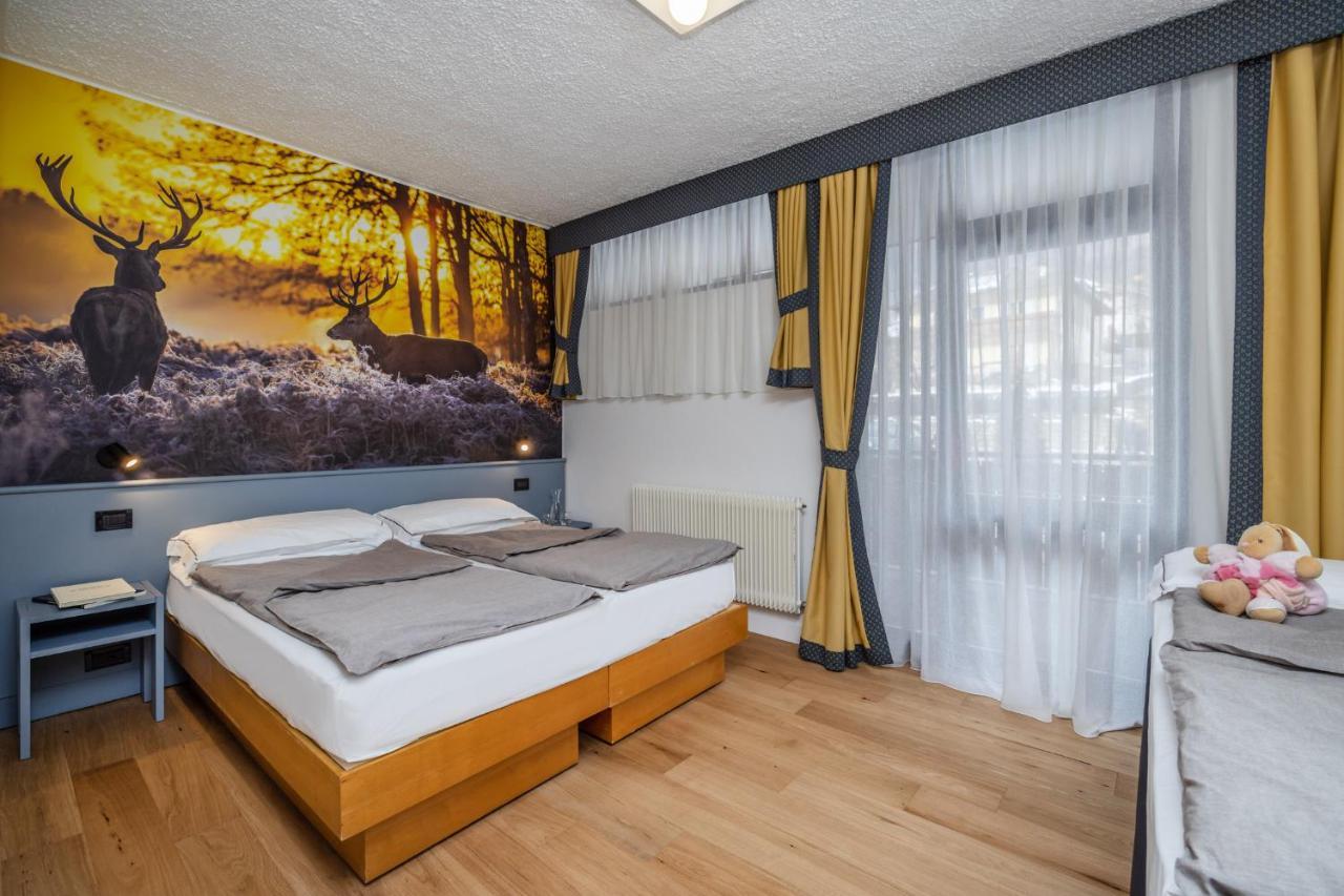 Pippo Hotel Terzolas ภายนอก รูปภาพ